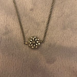EXPRESS SILVER DIAMOND FLOWER CIRCLE NECKLACE